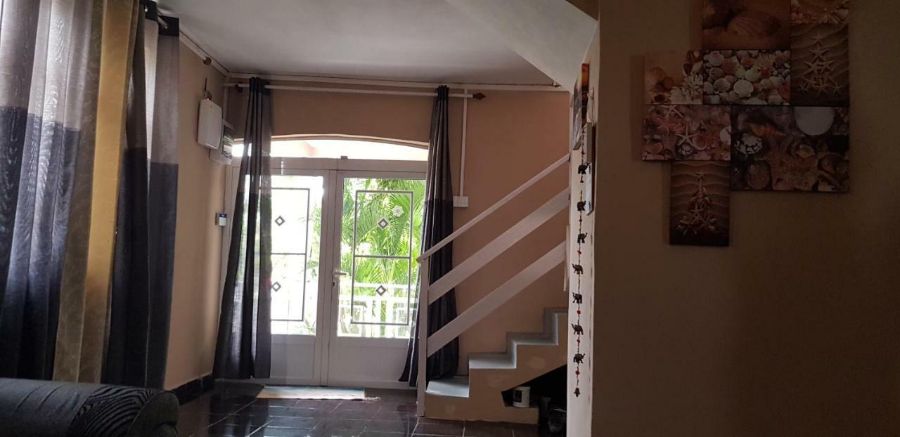 La Casa Mia Guesthouse La Gaulette Εξωτερικό φωτογραφία